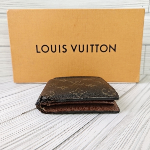 Louis Vuitton Vintage Bi Fold Canvas Monogram Wallet with Coin Pouch - Picture 3 of 13